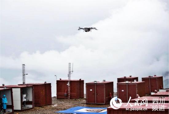 四川甘孜雅江縣引入無人機運輸，拓寬群眾(zhong) 致富增收新渠道。（圖片由雅江縣委宣傳(chuan) 部提供）