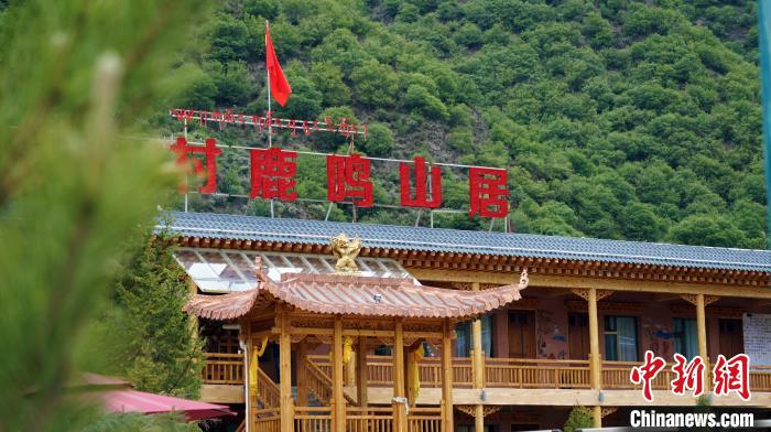 甘肅生態“藏家樂(le) ”升溫：“麥場變山莊”村民享集體(ti) 紅利