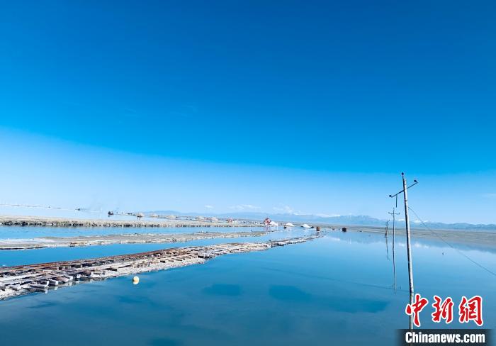 “天空之鏡”下的農(nong) 民新生活：從(cong) 靠天吃飯到自食其力
