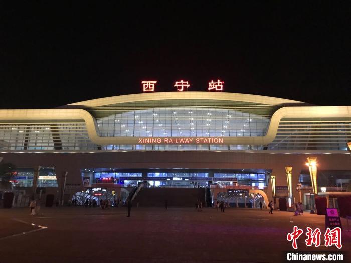 青藏鐵路集團將開行56趟臨(lin) 時旅客列車