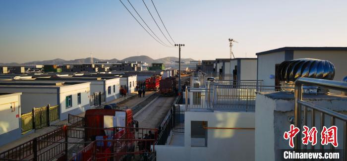 圖為(wei) 蘭(lan) 州新區移民安置區。　魏建軍(jun)  攝