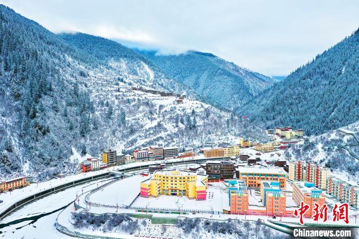 壤塘的雪後美景。　壤塘縣融媒體(ti) 中心供圖