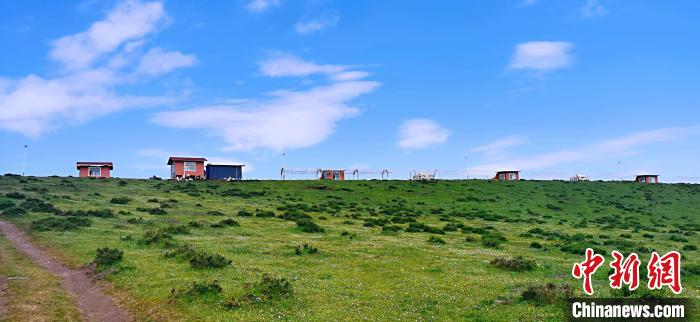 圖為(wei) 地處同仁市加吾鄉(xiang) 東(dong) 維村的農(nong) 家樂(le) 。　韓麗(li)  攝