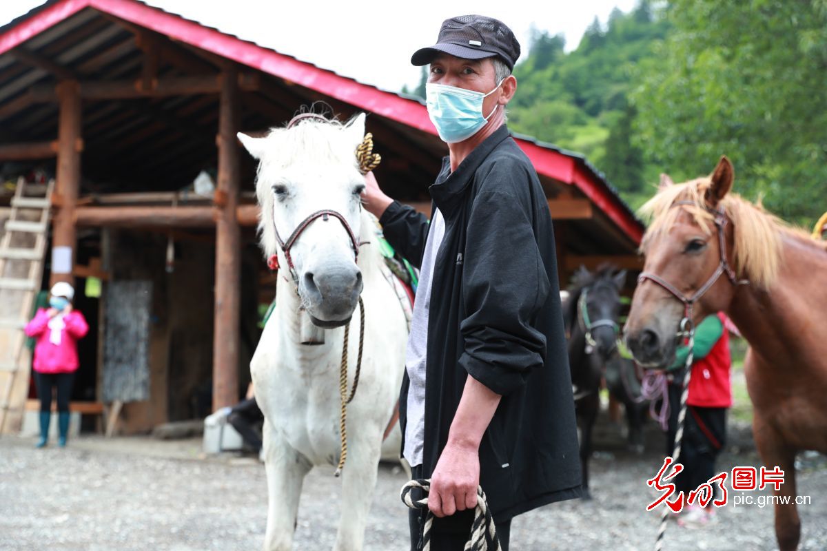 四川九寨溝：生態旅遊漸熱