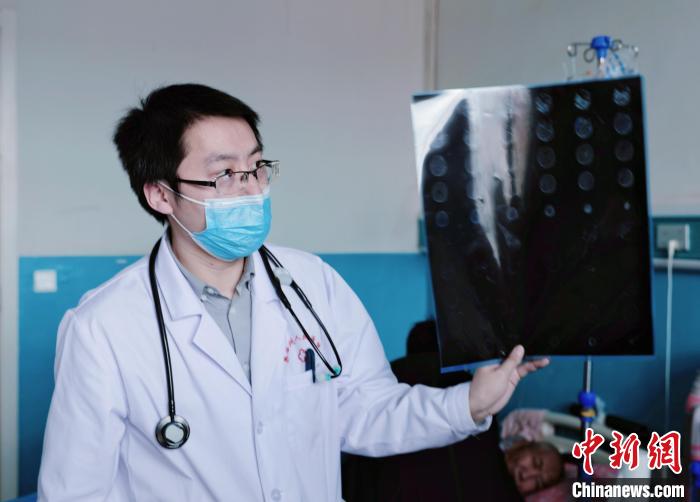 上海援青醫生邱筱煒：“好曼巴”讓高原牧區群眾(zhong) “心”安
