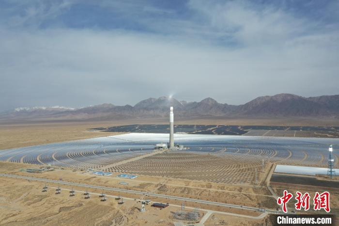 柴達木盆地清潔能源產(chan) 業(ye) 發展釋放“鏈式”效應