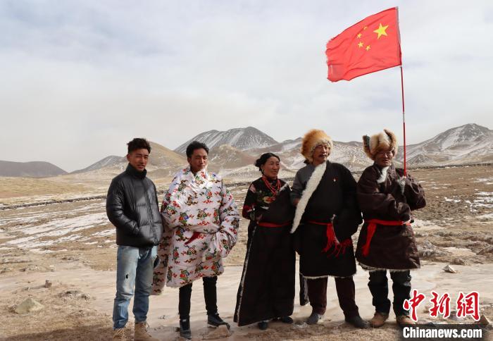 圖為(wei) 青海省治多縣索加鄉(xiang) 幹部群眾(zhong) 。(資料圖) 治多縣委宣傳(chuan) 部 供圖