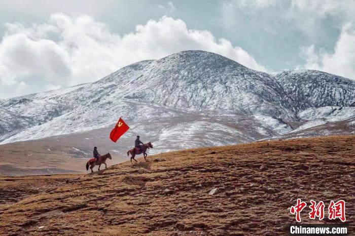 圖為(wei) 青海省治多縣索加鄉(xiang) 幹部群眾(zhong) 。(資料圖) 治多縣委宣傳(chuan) 部 供圖