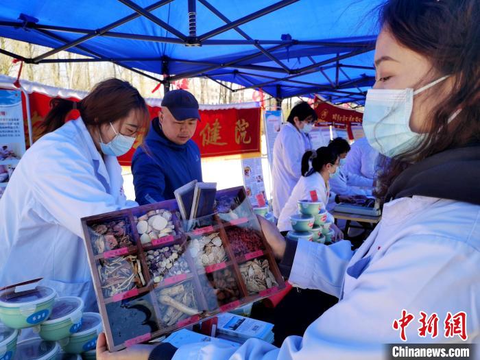 圖為(wei) 中藥展示。　張添福 攝
