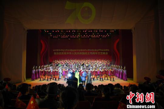 “90”後總導演完成西藏慶祝新中國成立70周年晚會“答卷”