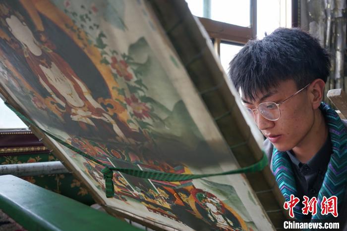 保護特色非遺西藏丁青東(dong) 朵唐卡、藏文書(shu) 法有序傳(chuan) 承發展