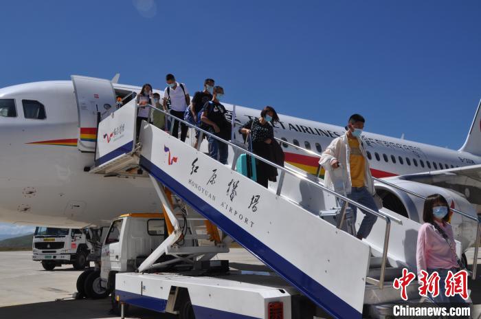 西藏航空開通綿陽=紅原=拉薩航線助力跨省旅遊
