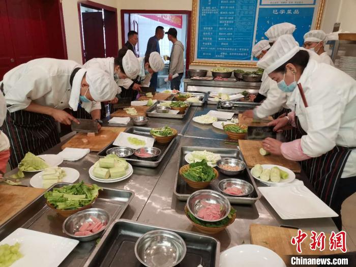 拉薩聚焦高校畢業(ye) 生、農(nong) 牧民就業(ye) 任務指標均超額完成