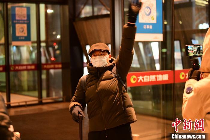 1月9日晚剛到沈陽。　鐵西區委宣傳(chuan) 部 攝