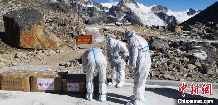 2020年拉薩海關驗放對尼出口疫情防控物資4000餘萬件
