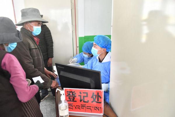 西藏阿裏邊境縣新冠疫苗接種有序進行