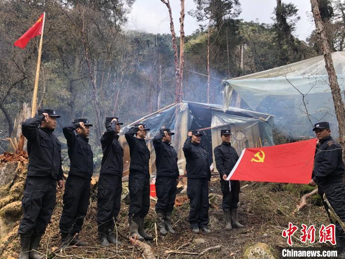 西藏多地移民管理警察開展多樣活動獻禮黨(dang) 的百年生日