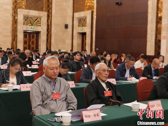 圖為(wei) 西藏自治區各族各界慶祝中國共產(chan) 黨(dang) 成立100周年座談會(hui) 現場。　謝牧 攝