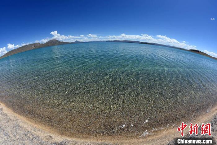 錯鄂湖水清澈透明。　<a target='_blank' href='https://www.chinanews.com/'></p><p  align=