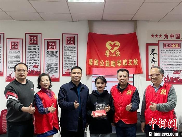 在湘求學的西藏女孩：“我淋過雨，也想努力為(wei) 別人撐把傘(san) ”