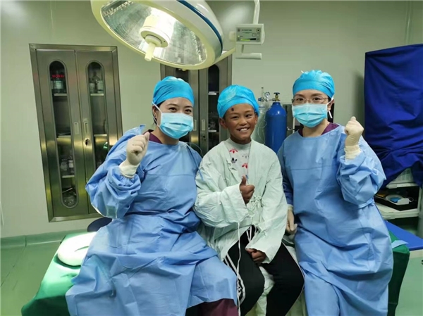 “點亮明眸”援藏斜視手術醫生楊英：穿上戰袍去戰鬥