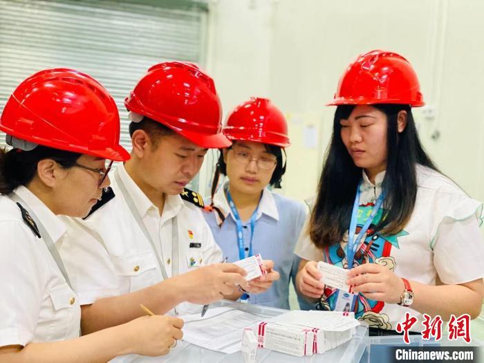 拉薩海關(guan) 助力西藏首家自主培育的海關(guan) AEO高級認證企業(ye) 順利認證