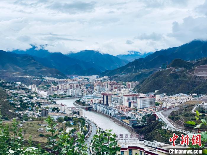 圖為(wei) “藏東(dong) 明珠”昌都。　李江寧 攝