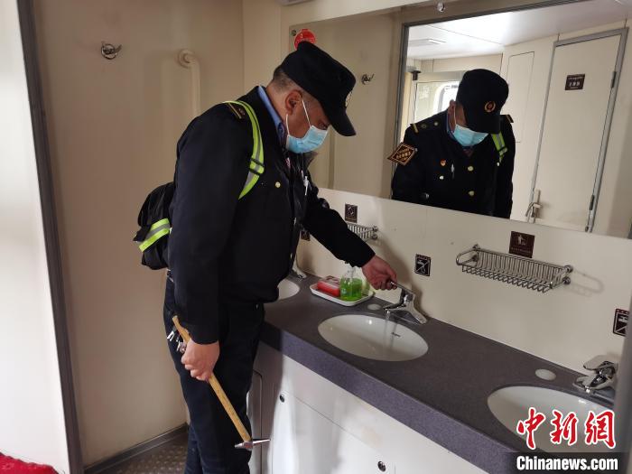 天路首批藏族職工嘎瑪達吉的藏曆新年