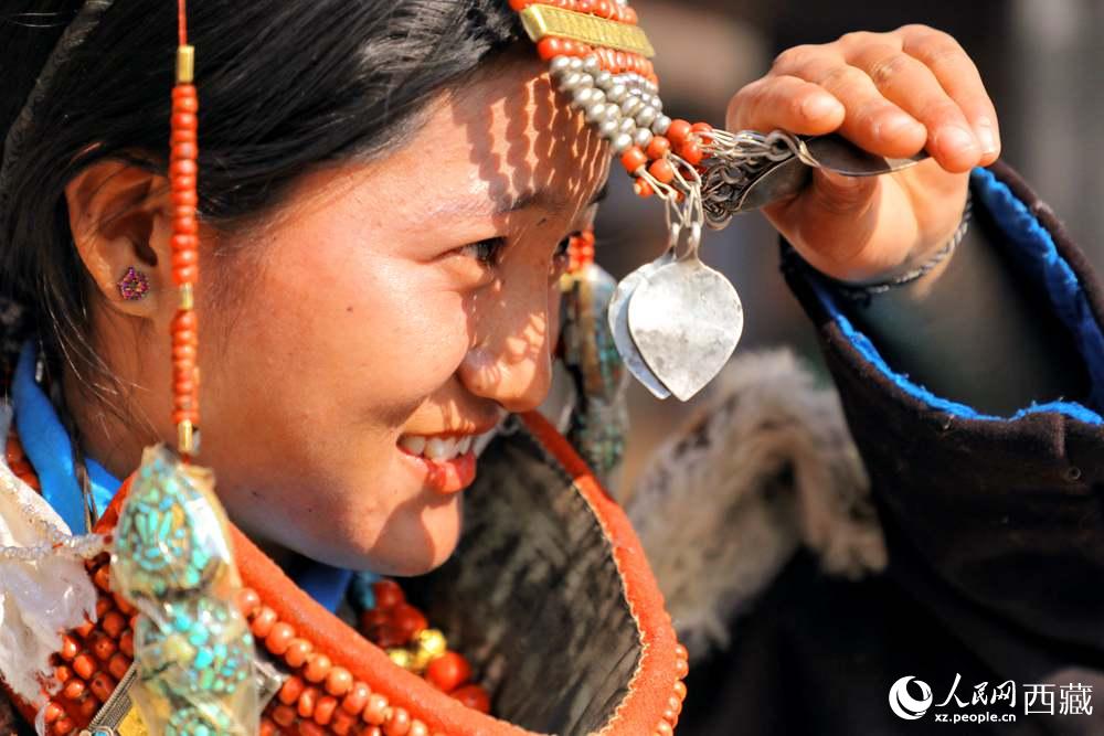 撩起“神秘麵紗”。人民網 李海霞