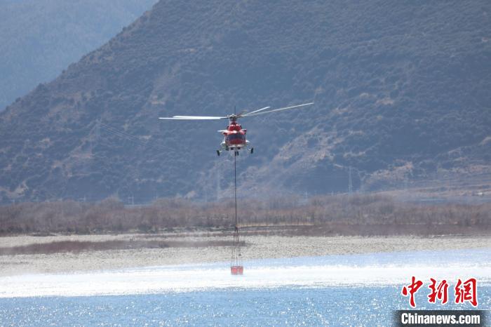 西藏林芝森林消防打造高原“空地一體”救援體係