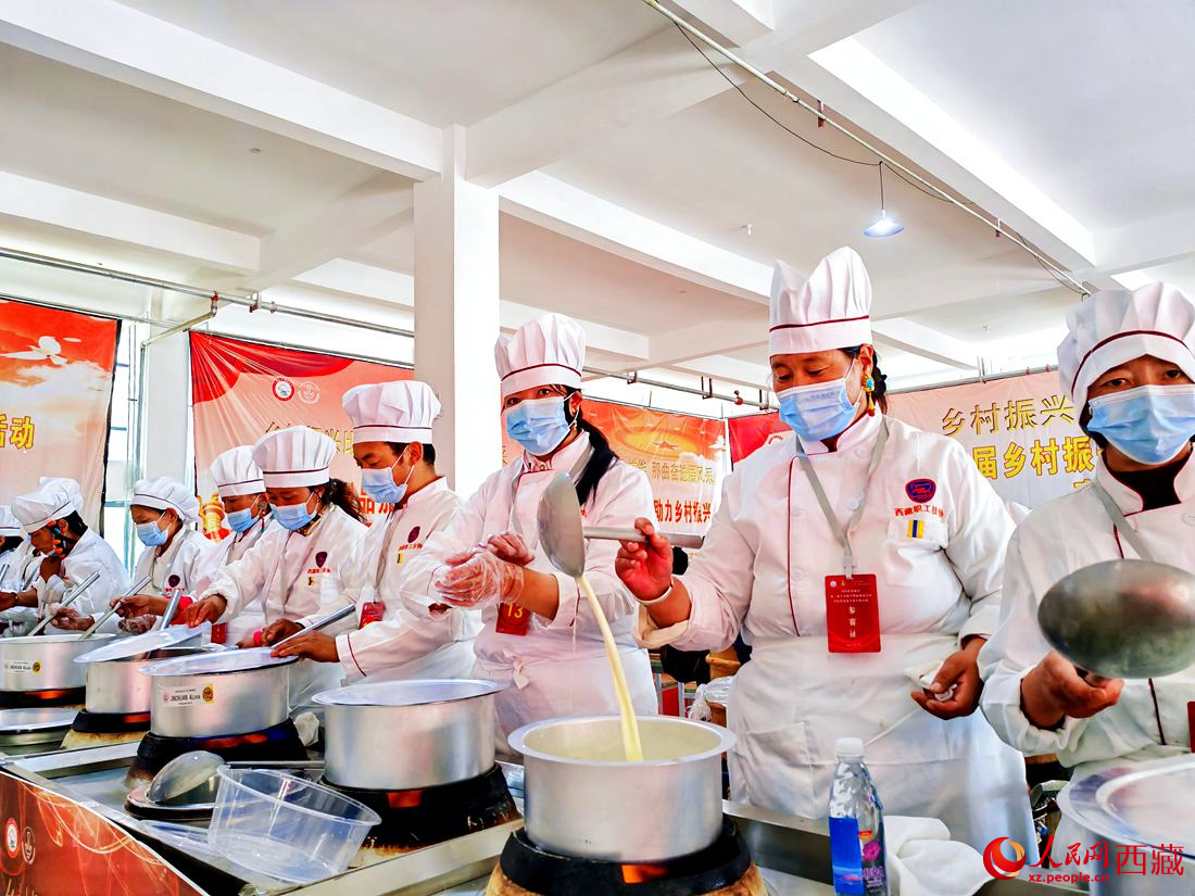 廚藝比拚。人民網 李海霞攝
