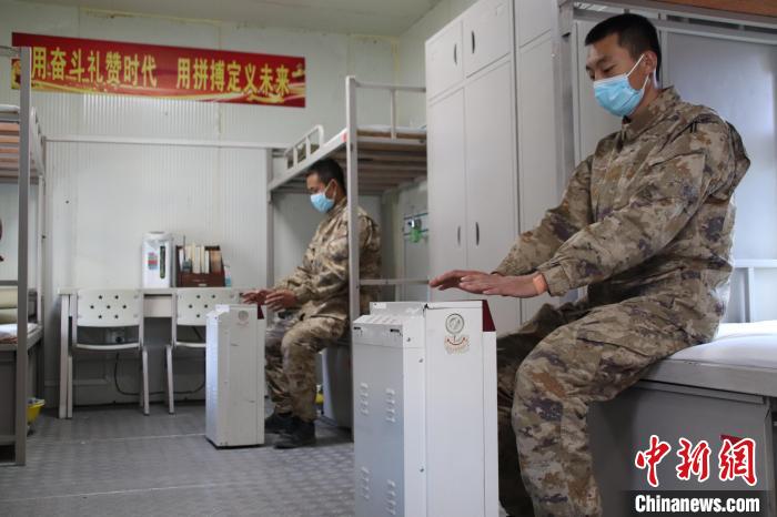 西藏阿裏軍(jun) 分區某邊防團暖心保障官兵守冬防