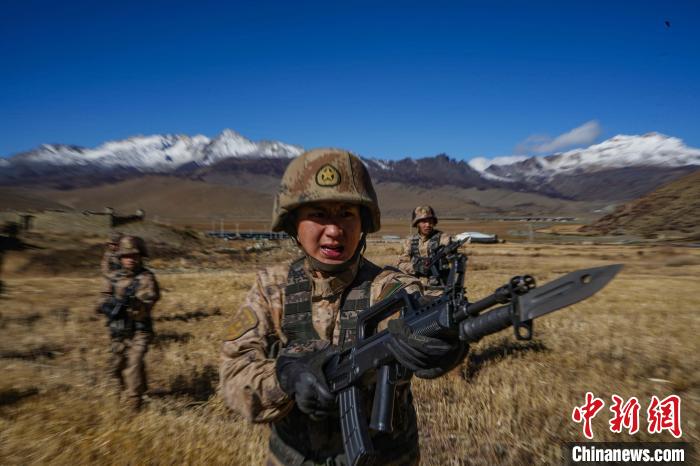 西藏山南軍(jun) 分區某團開展“征戰練兵場”係列活動