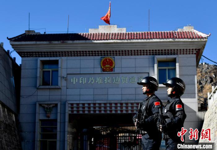 西藏亞(ya) 東(dong) ：移民警察守護國門一線