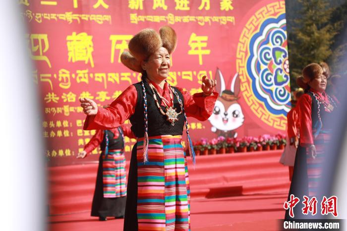 圖為(wei) 藏曆新年活動現場。　張力 攝