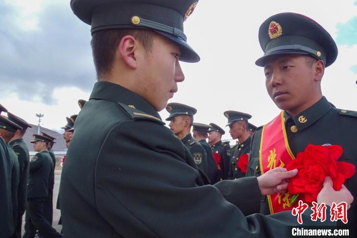 告別雪域邊關(guan) 西藏山南軍(jun) 分區某邊防團舉(ju) 行春季士兵退役儀(yi) 式