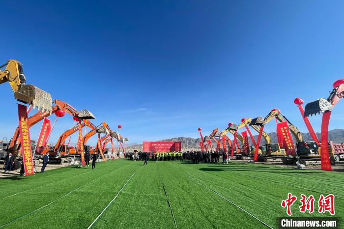 西藏日喀則舉(ju) 行2023年重點項目集中開複工儀(yi) 式