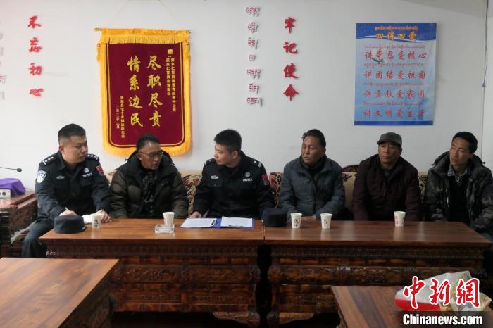 西藏亞(ya) 東(dong) 警民同慶西藏百萬(wan) 農(nong) 奴解放紀念日
