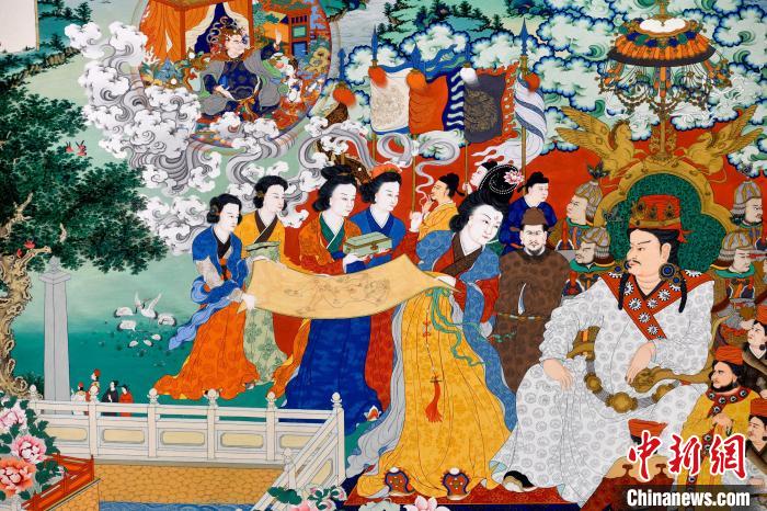 圖為(wei) 5月16日，展覽中的新創唐卡作品(局部)。　李林 攝