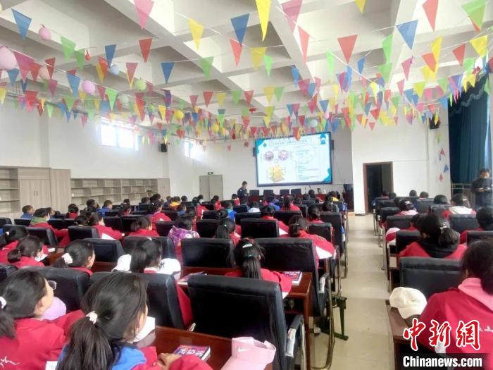 九三學社社員3年援藏路：把優(you) 質教育資源帶到“世界屋脊”