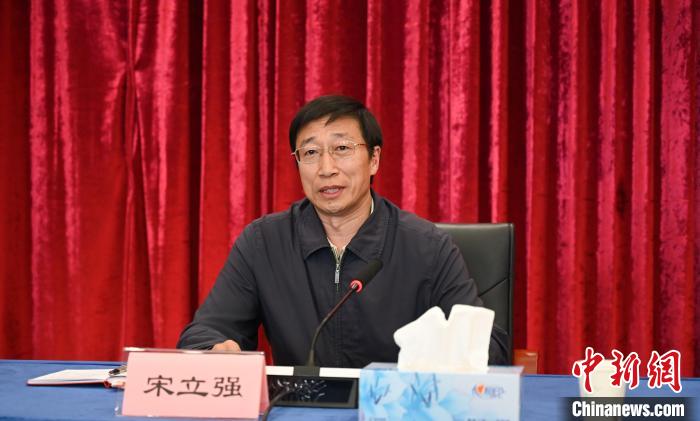 圖為(wei) 西藏自治區黨(dang) 委組織部副部長、第十批援藏幹部人才總領隊宋立強致辭。