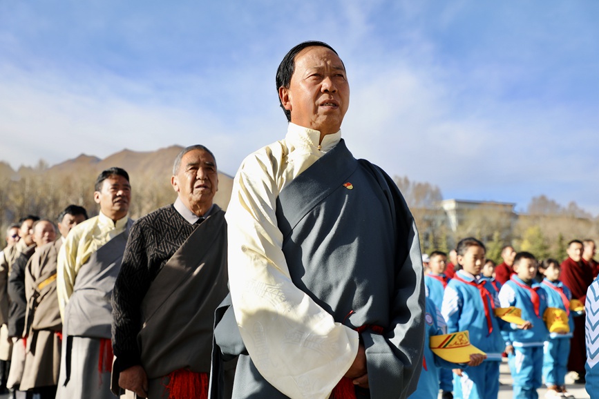 “升國旗、唱國歌”儀(yi) 式現場。