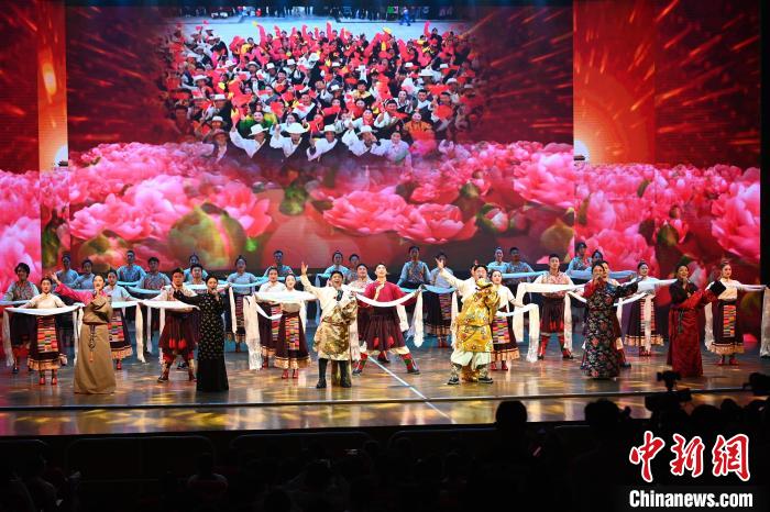 西藏昌都市優(you) 秀文藝節目赴閩巡演續寫(xie) “閩藏一家親(qin) ”