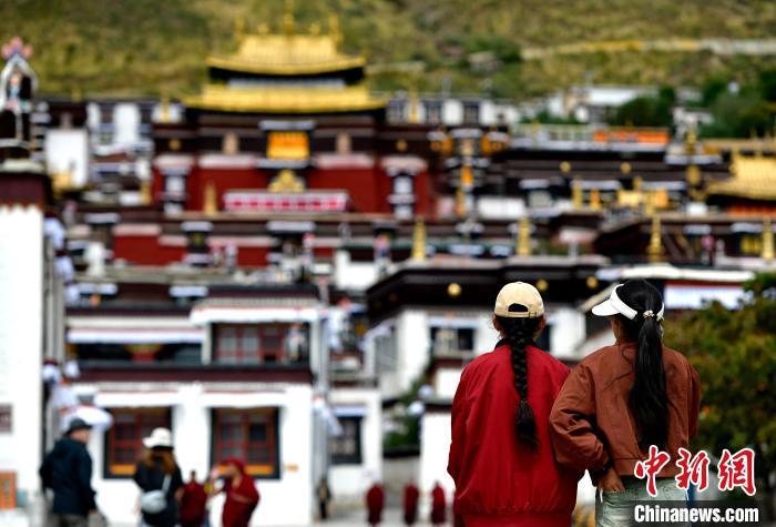西藏日喀則旅遊熱度不減