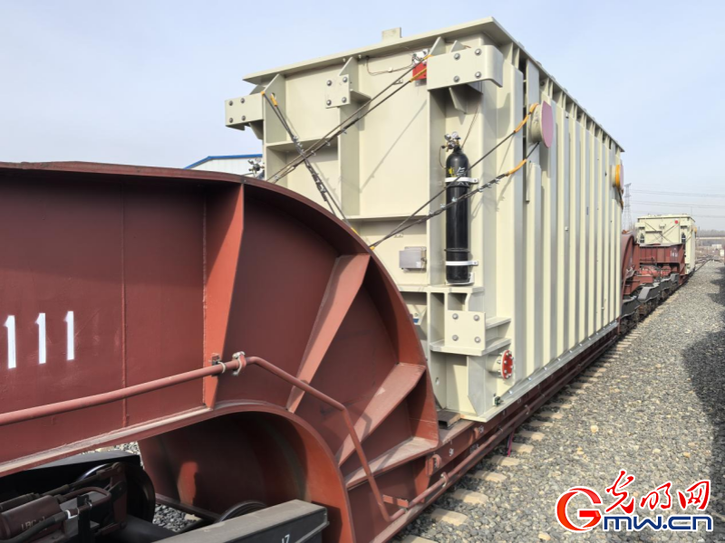 2025春運進行時丨核心設備專(zhuan) 列抵達西藏 助力“電力天路”建設